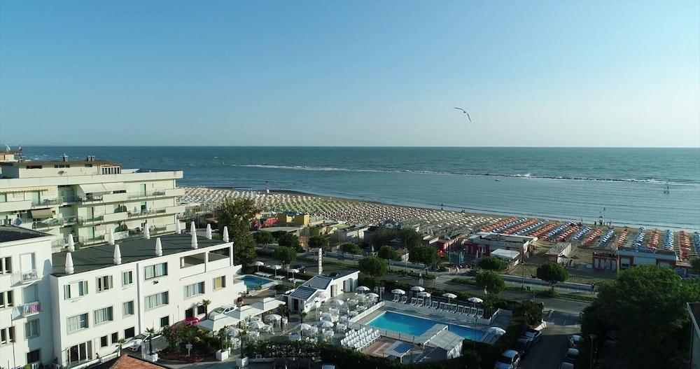 Promenade Universale 3* Cesenatico