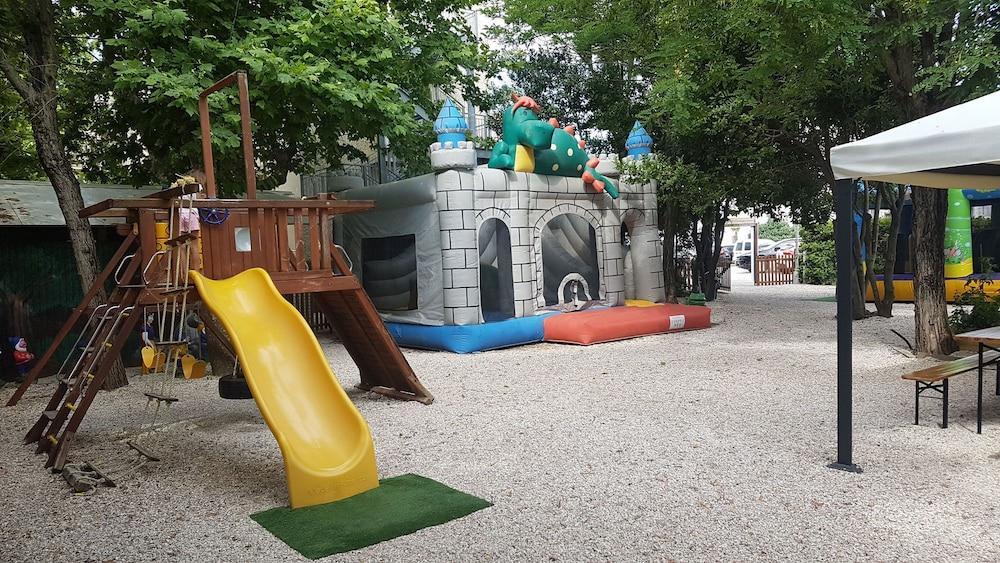 Hotel Promenade Universale 3*