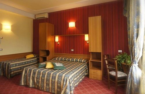 Hotel Promenade Universale 3*