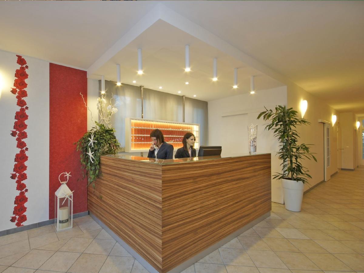 Promenade Universale Hotel 3*