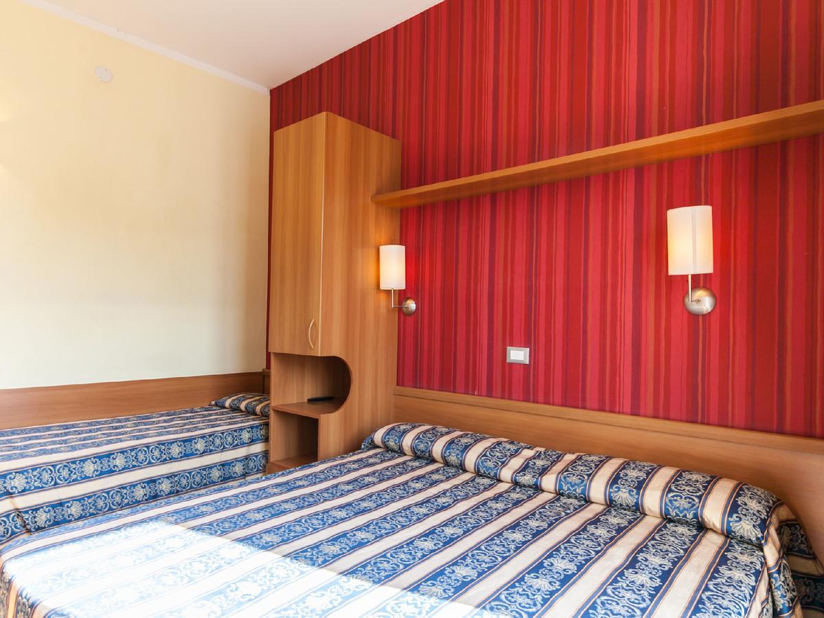Promenade Universale Hotel 3*