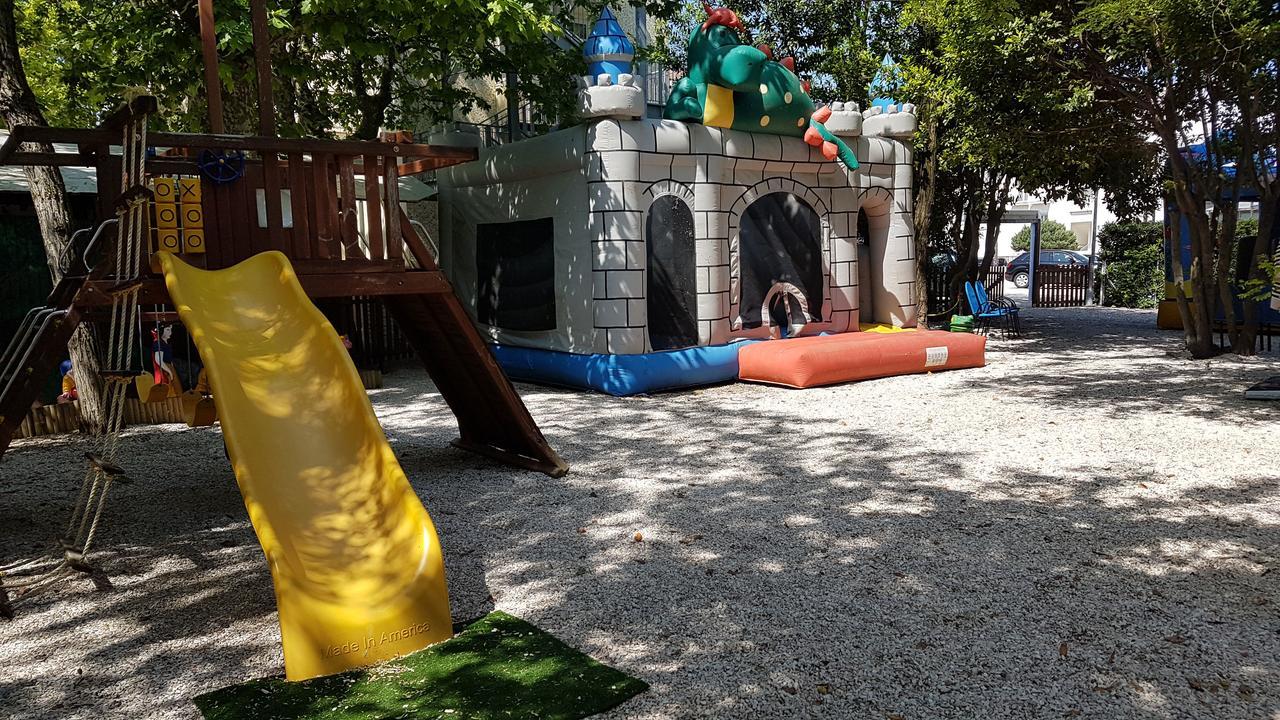 Hotel Promenade Universale 3*
